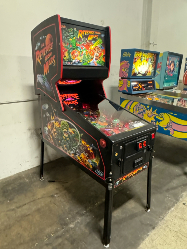 REVENGE FROM MARS PINBALL MACHINE PINBALL 2000