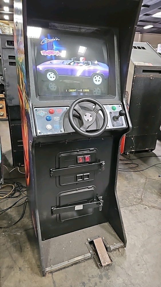 CRUISIN EXOTICA UPRIGHT DRIVER ARCADE GAME MIDWAY