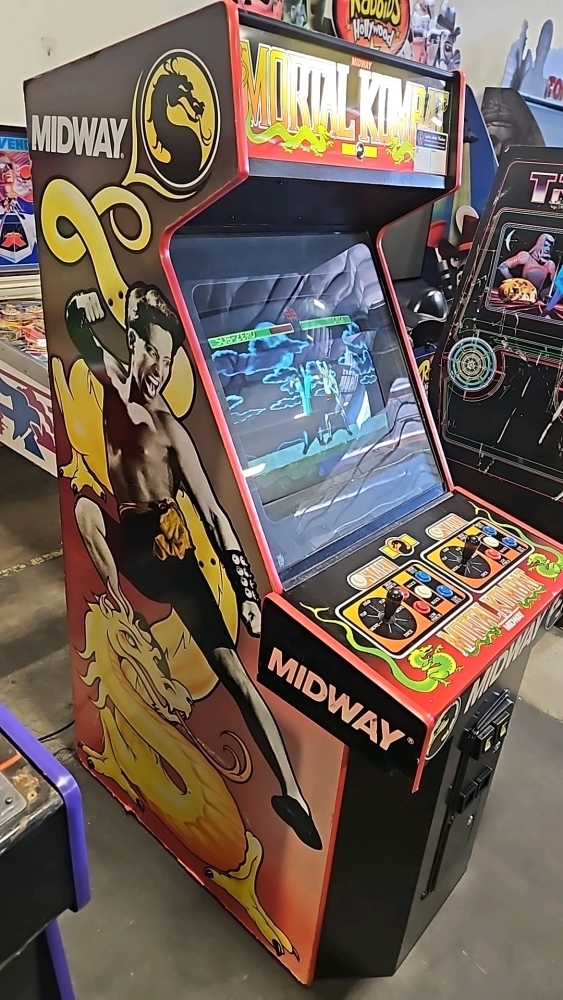 MORTAL KOMBAT UPRIGHT ARCADE GAME MIDWAY