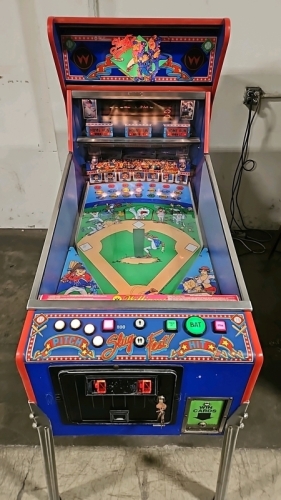 SLUGFEST WILLIAMS PITCH AND BAT ARCADE PINBALL MACHINE