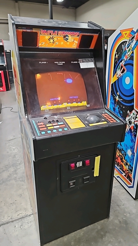 MISSILE COMMAND CLASSIC UPRIGHT ARCADE GAME ATARI 1980