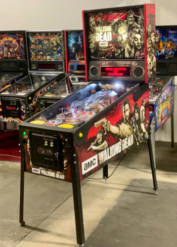 THE WALKING DEAD PRO MODEL PINBALL MACHINE STERN INC