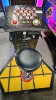 DEAL OR NO DEAL DELUXE W/ SEAT ARCADE GAME ICE - 2