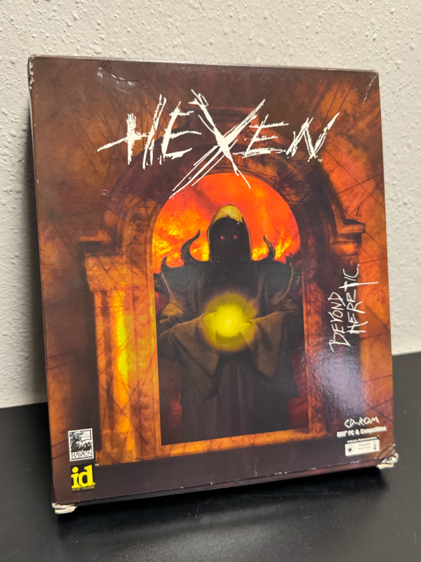 Hexen Beyond Heretic PC Computer Game Original Box with Pamphlets & Poster