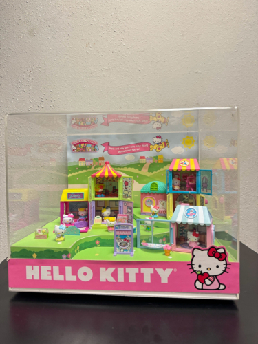 HELLO KITTY WORLD TOYS CLEAR CUBE STORE DISPLAY