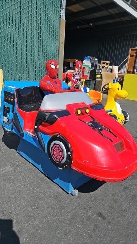 KIDDIE RIDE SPIDERMAN SUPER HERO RACE CAR RIDE