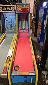 STACK-EM! SKEEBALL ALLEY ROLLER REDEMPTION GAME