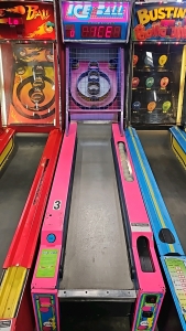 ICE-BALL ALLEY ROLLER TICKET REDEMPTION GAME ICE