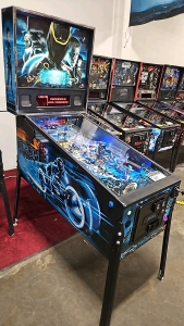 TRON LEGACY PRO MODEL PINBALL MACHINE STERN INC.