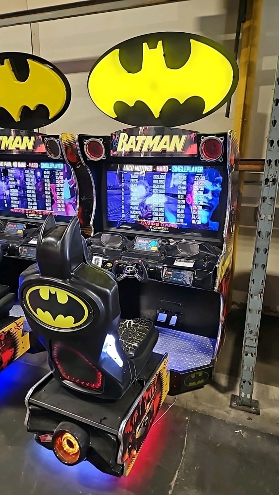 BATMAN THE DARK KNIGHT SITDOWN RACING ARCADE GAME RAW THRILLS