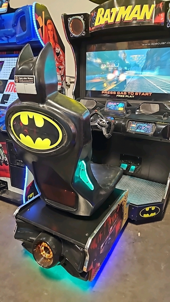 BATMAN THE DARK KNIGHT SITDOWN RACING ARCADE GAME RAW THRILLS