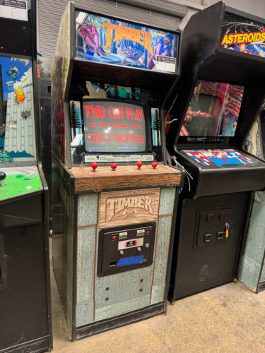 TIMBER CLASSIC ORIGINAL UPRIGHT ARCADE GAME BALLY MIDWAY
