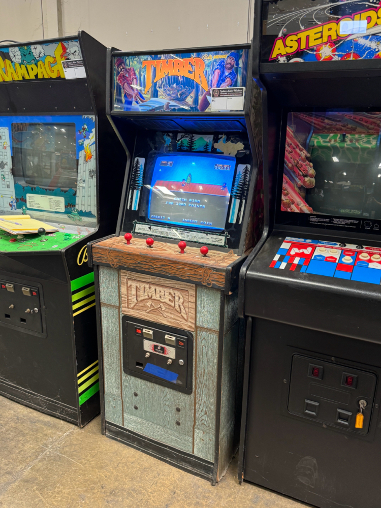 Timber Arcade Round 1 TIMBER CLASSIC ORIGINAL UPRIGHT ARCADE GAME BALLY MIDWAY
