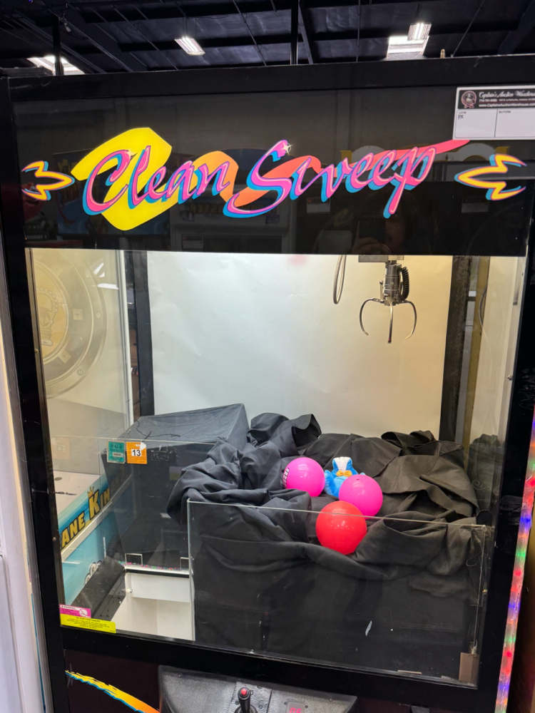CLEAN SWEEP INSTANT PRIZE REDEMPTION CLAW MACHINE CRANE