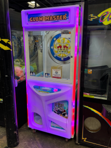 GLOW MASTER PLUSH CLAW CRANE MACHINE #2