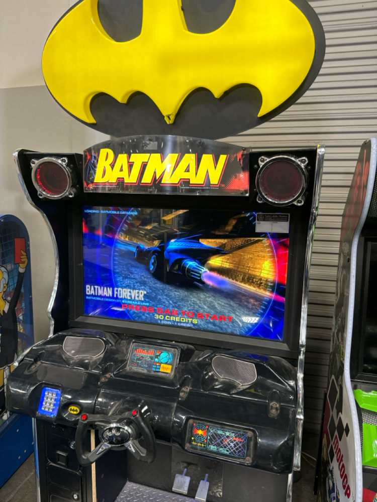 BATMAN THE DARK KNIGHT SITDOWN RACING ARCADE GAME RAW THRILLS