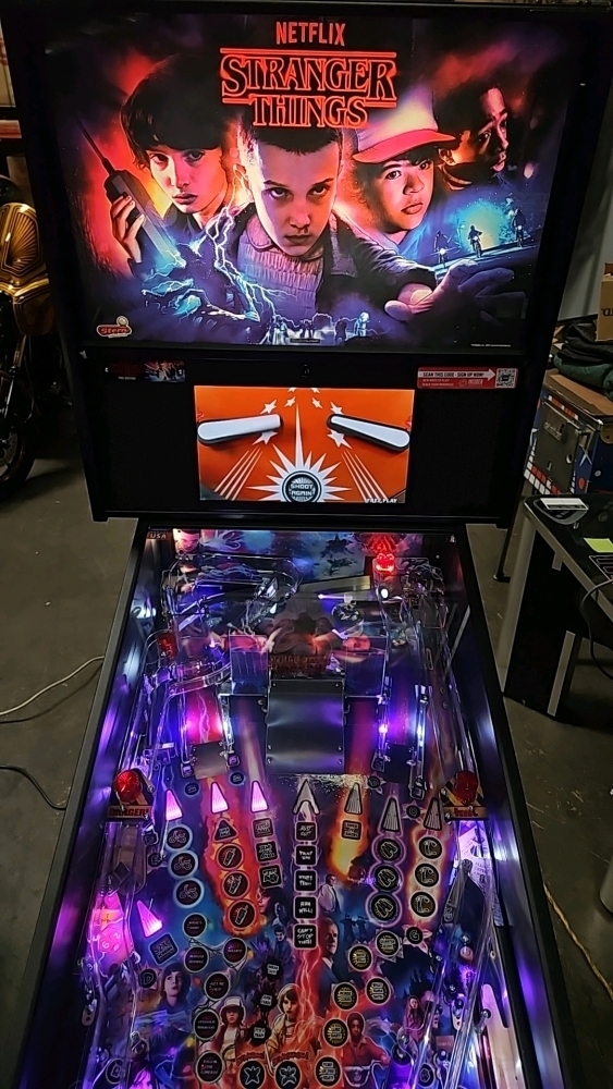 STRANGER THINGS PRO PINBALL MACHINE STERN LIKE NEW 1 EVENT USE L@@K!!