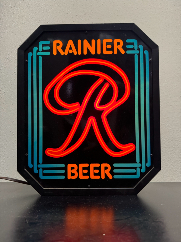 VINTAGE RAINER BEER NEO-NEON LIGHTED PLASTIC WALL HANGING SIGN