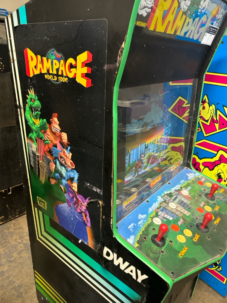 RAMPAGE CLASSIC BALLY MIDWAY 3 PLAYER ARCADE GAME