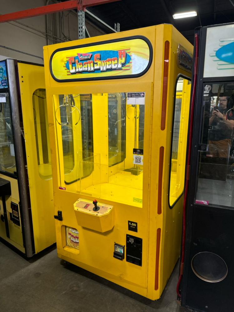 SMART CLEAN SWEEP PLUSH CLAW CRANE MACHINE YELLOW