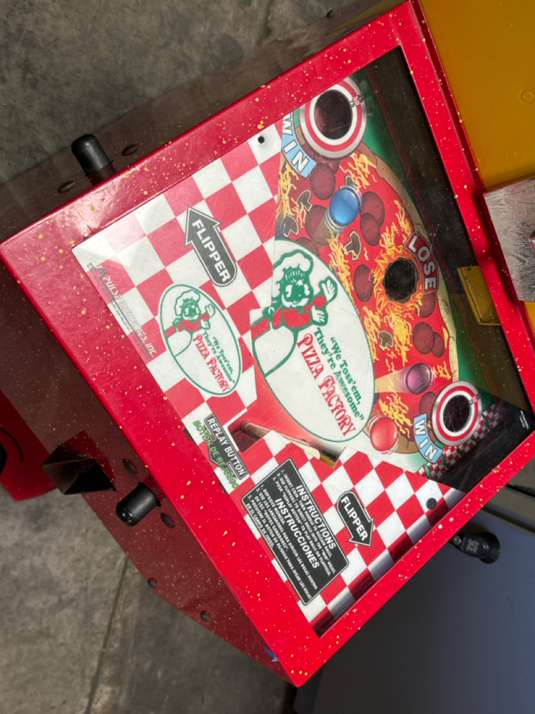 PIZZA FACTORY PINBALL CAPSULE DISPENSER GAME