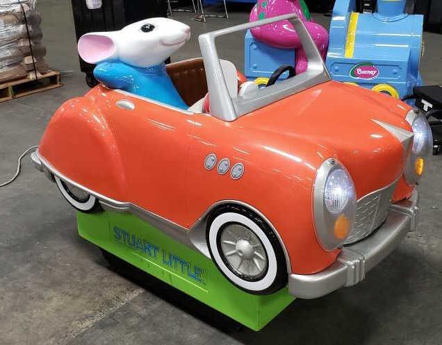 stuart little in car