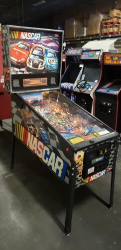 NASCAR RACING PINBALL MACHINE STERN INC