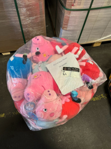 BRAND NEW PLUSH 16 PIECES OF PEPPA PIG PLUSH