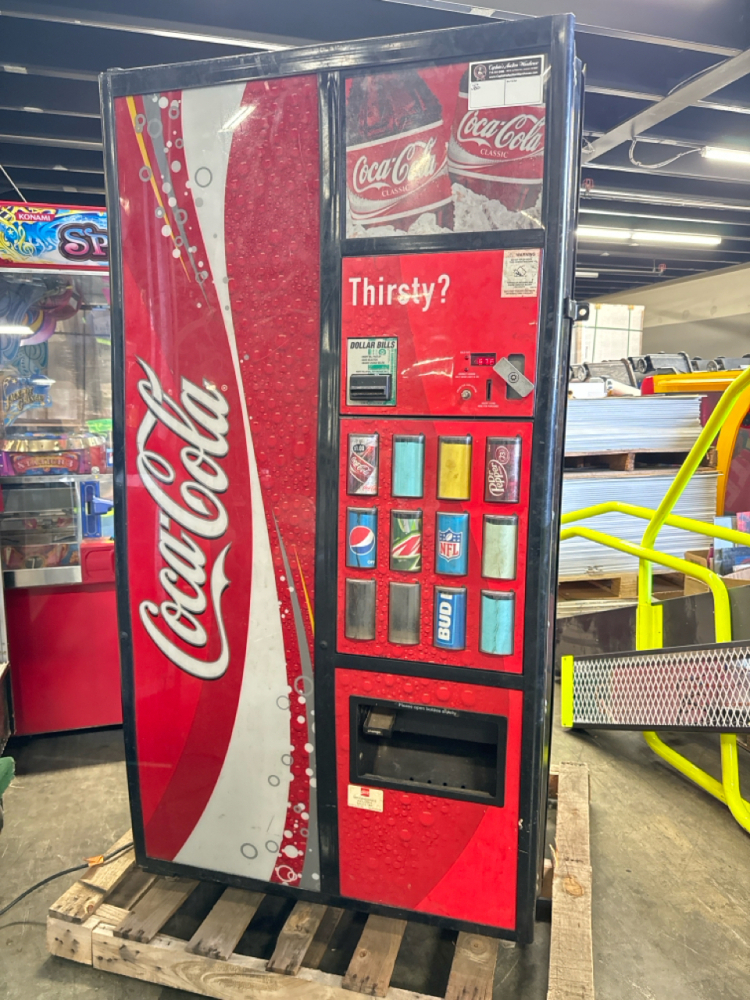 COCA COLA CURVE FRONT SODA VENDING MACHINE
