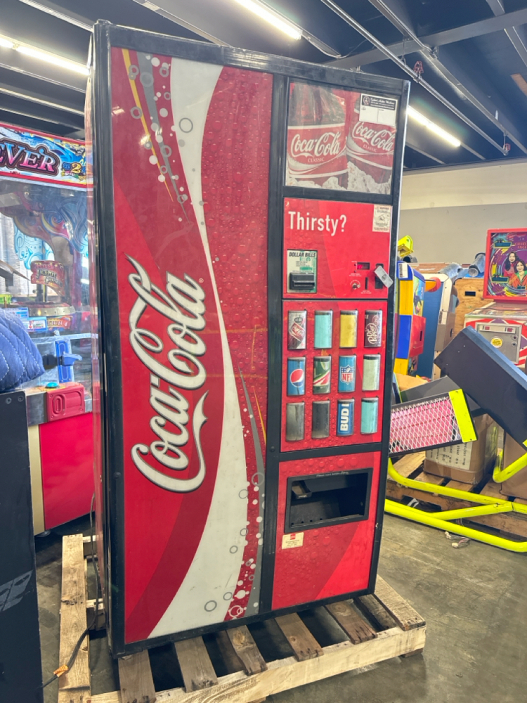 COCA COLA CURVE FRONT SODA VENDING MACHINE