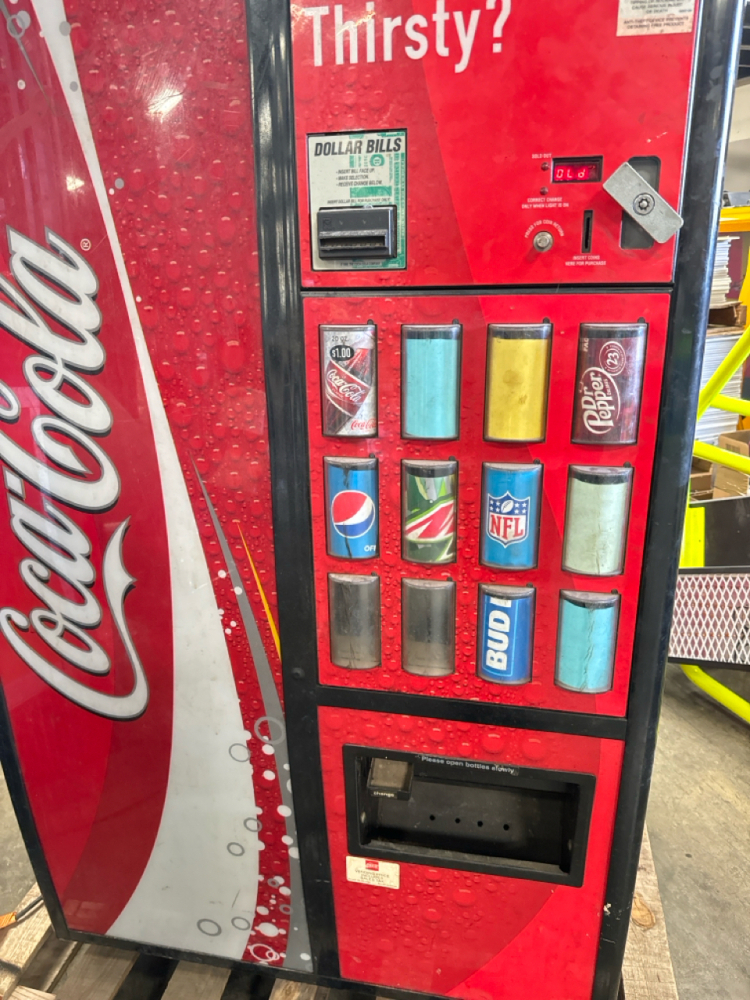 COCA COLA CURVE FRONT SODA VENDING MACHINE