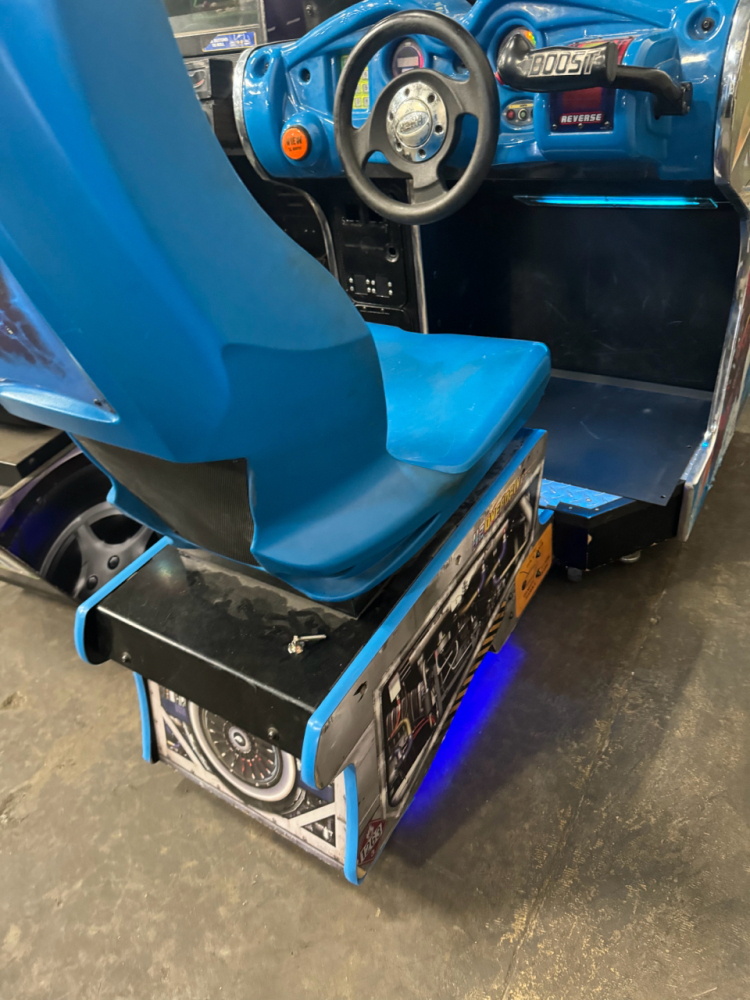 H2oVERDRIVE SITDOWN BOAT RACING ARCADE GAME RAW THRILLS