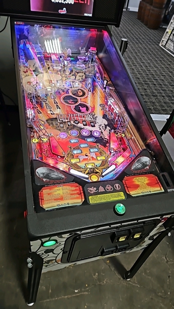 LED ZEPPELIN PRO MODEL PINBALL MACHINE STERN