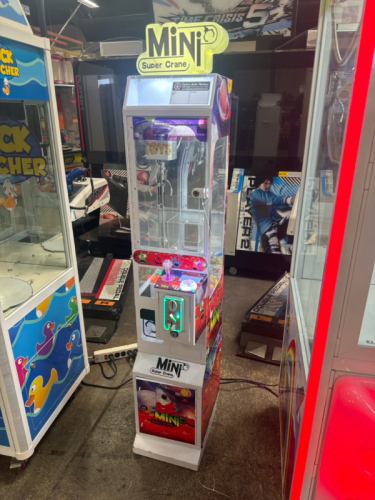 MINI SUPER CRANE PRIZE REDEMPTION MACHINE W/ PRIZES