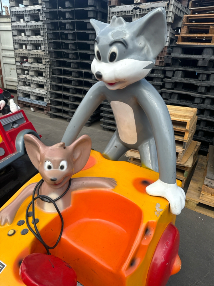 TOM & JERRY KIDDIE RIDE