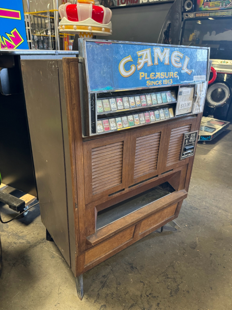 VINTAGE CAMEL CIGARETTE VENDING MACHINE