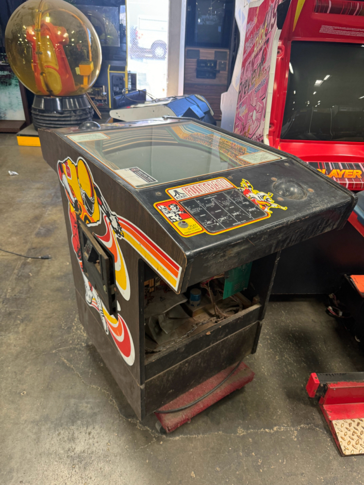ATARI FOOTBALL COCKTAIL TABLE ARCADE GAME