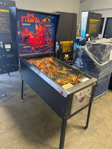 BLACK PYRAMID CLASSIC PINBALL MACHINE BALLY MIDWAY