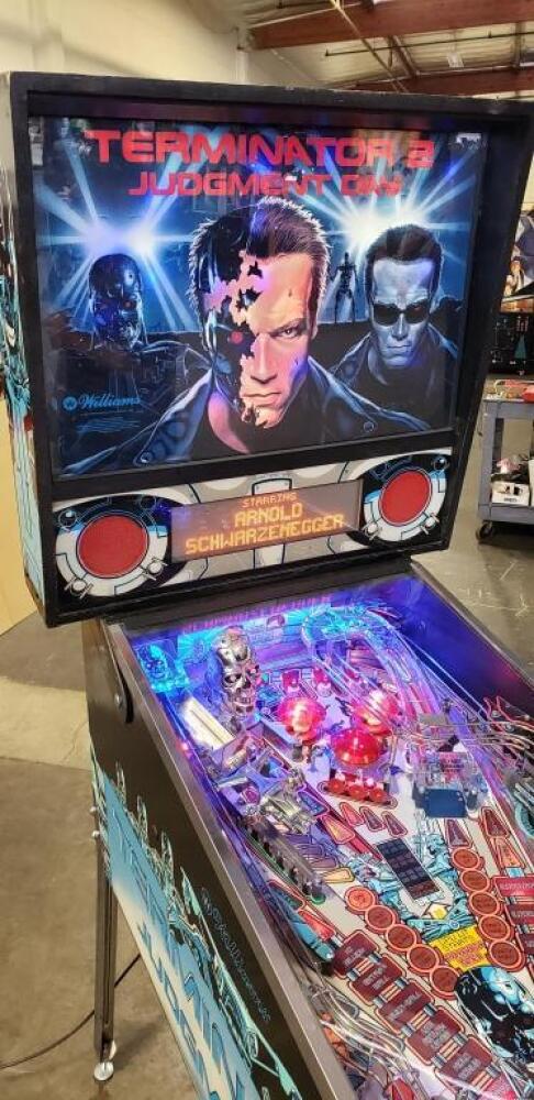 TERMINATOR 2 JUDGEMENT DAY PINBALL MACHINE