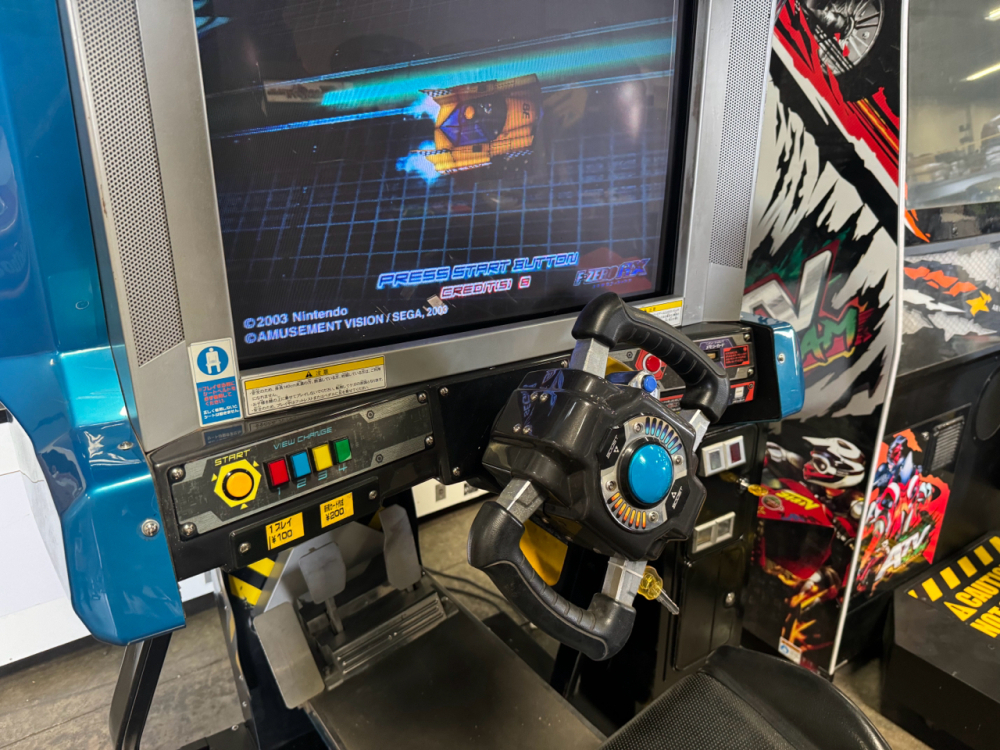 F-ZERO AX PILOT ACTION MOTION ARCADE RACING GAME SEGA