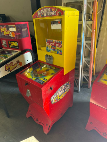 PLAY MORE WIN MORE CLOWN PRIZE VENDING PINBALL GAME #1