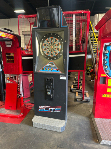 SPECTRUM ELITE DART BOARD MEDALIST W/ KEYS