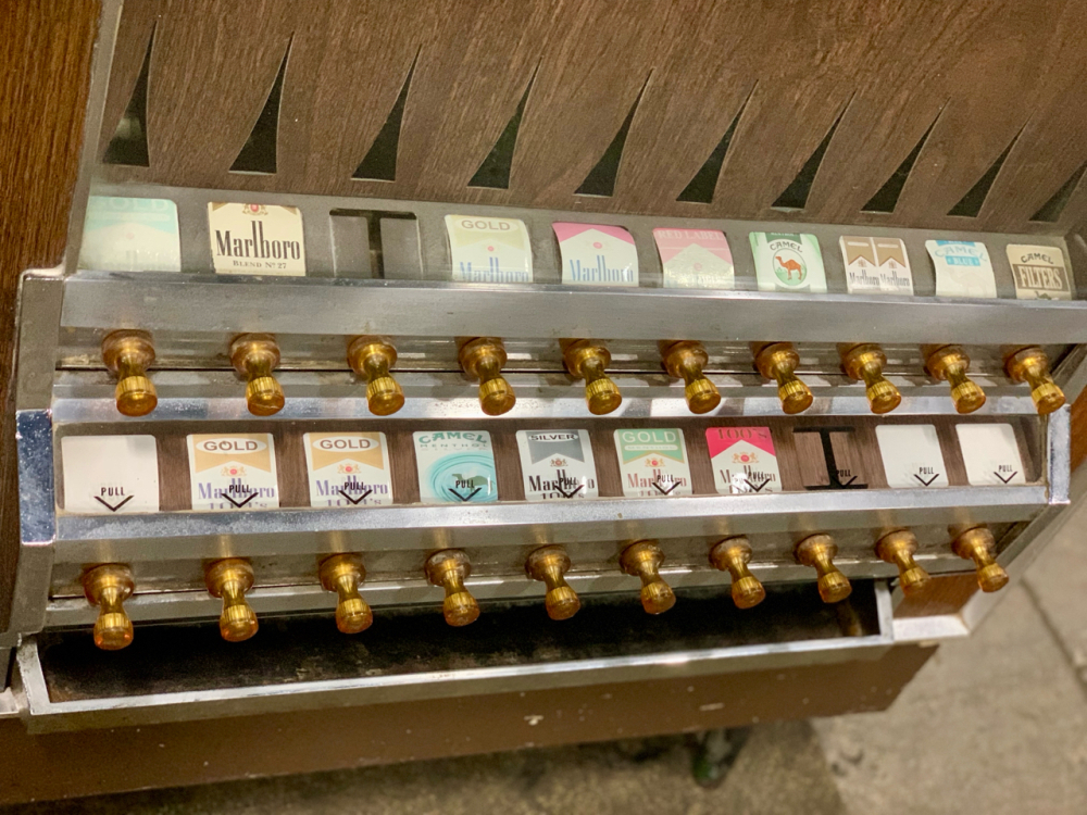 CIGARETTE MACHINE W/ PULL HANDLES