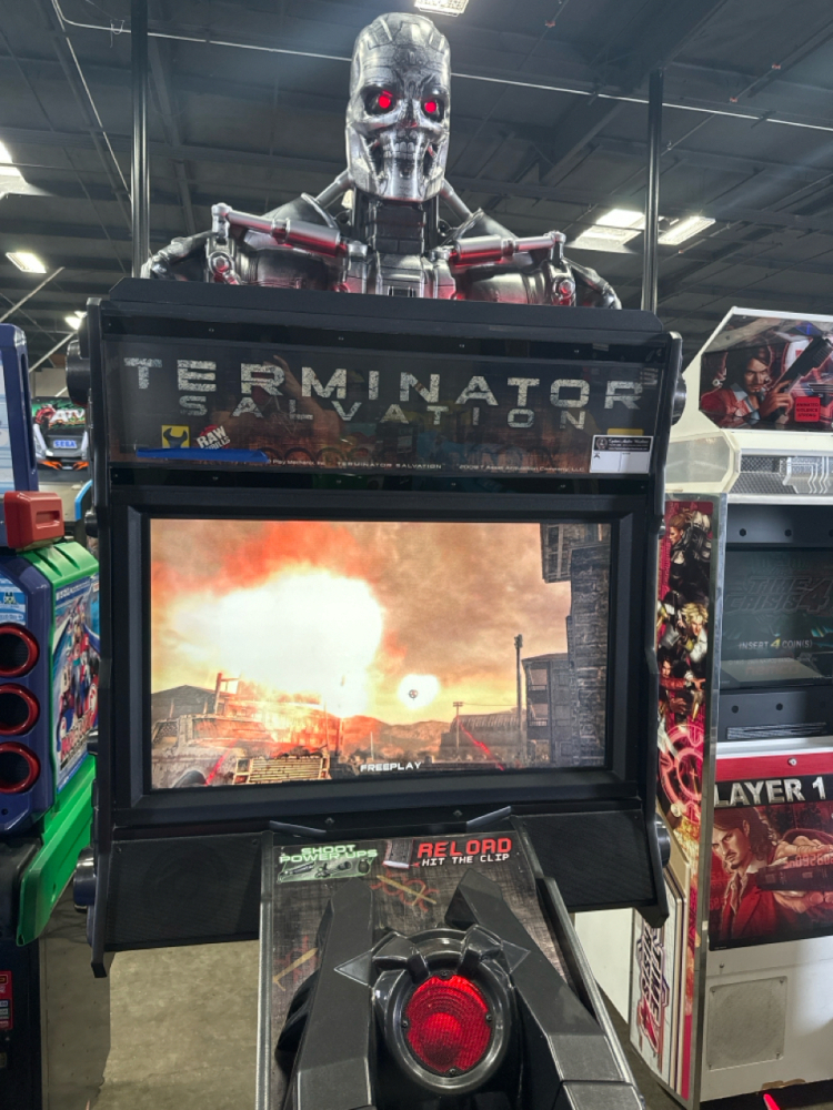 TERMINATOR SALVATION DELUXE ARCADE GAME RAW THRILLS