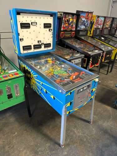 FLIGHT 2000 PINBALL MACHINE by STERN CLASSIC GAME
