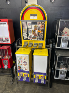 3 HEAD YELLOW STICKER VENDING MACHINE