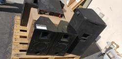 1 PALLET LOT MISC. SPEAKERS/ AMP DJ JUKEBOX ETC