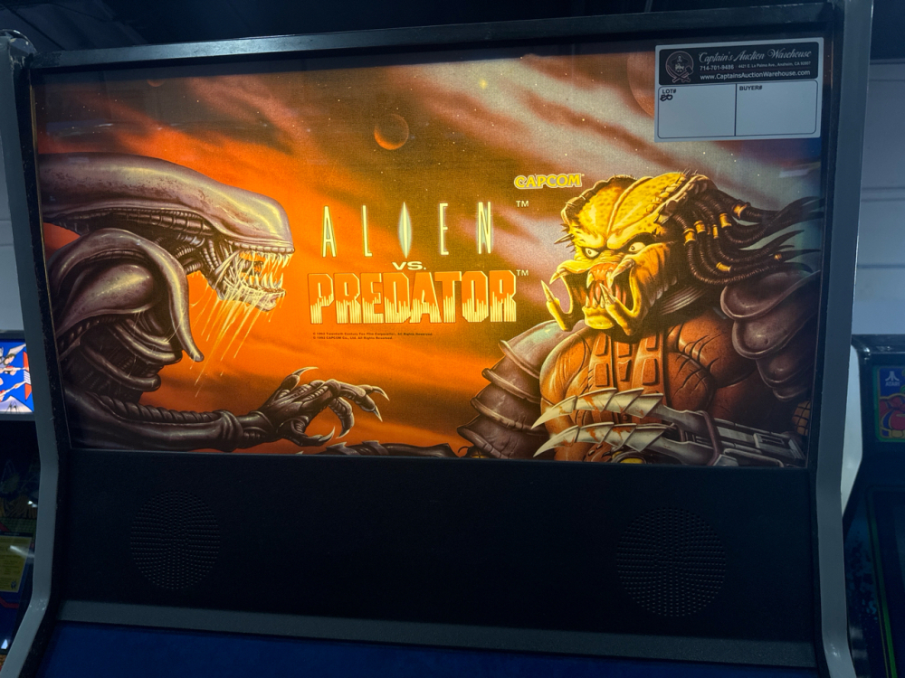 ALIEN VS. PREDATOR BIG BLUE CAB ARCADE GAME CAPCOM