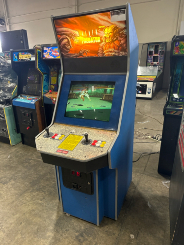 ALIEN VS. PREDATOR BIG BLUE CAB ARCADE GAME CAPCOM