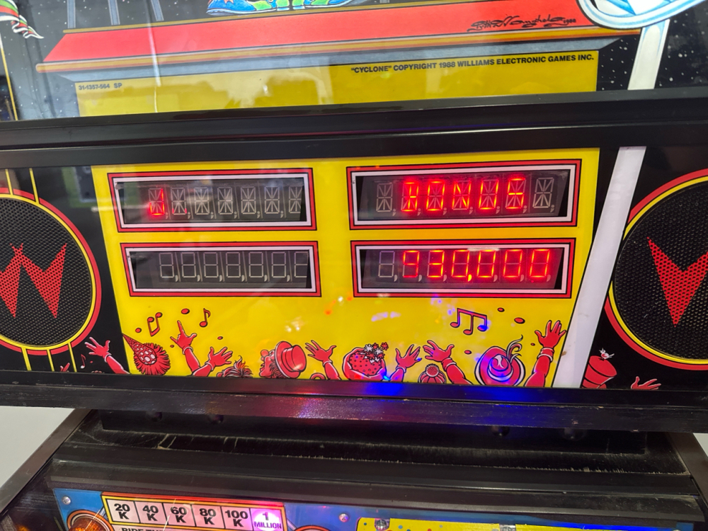 CYCLONE PINBALL MACHINE WILLIAMS